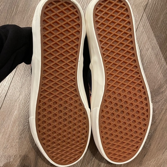 Damien Hirst Splatter Skull X Vans slip ons - Picture 5 of 5